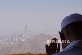 Sebagaimana niat diperhitungkan dalam urusan ibadah, maka dalam urusan mu'amalah memiliki peranan yang peting. Kekuatan Niat Dalam Ibadah Dan Kehidupan Seorang Muslim Republika Online