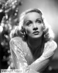 1930's hairstyle for long hair (to make it look short)here is a 1930's hairstyle for long hair to achieve short looking hair. 1930s Hairstyles For Long Hair