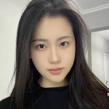 Looking for the perfect blend of tradition and Haas support? We've got you  covered. 🔻 HKM-1: 9" x 49" table, 4500 rpm R8 spindle 🔻 HML-1: 14" x 39"  capacity, 9" manual