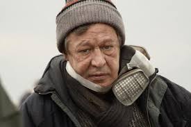 От четырех жен у него есть дети. V Krasnoyarske Utrom Rano Deti Seli Veterana Mihail Efremov Vysmeyal Rossijskoe Pobedobesie Portal Kompromat