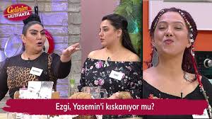 Fatih bey ve diğer yarışmacılar. Ezgi Yasemin I Kiskaniyor Mu Gelinim Mutfakta 147 Bolum Youtube