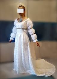 Maybe you would like to learn more about one of these? Sora Hawkins On Twitter Heya Ich Hab Es Endlich Geschafft Mein Drei Nusse Fur Aschenbrodel Hochzeitskleid Ist Endlich Fertig Ich Bin Zufrieden Mit Meiner Arbeit Jetzt Kann Der Winter Kommen Aschenbrodel