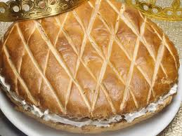 Decouvrez La Recette Galette Des Rois Framboises Sur Cuisineactuelle Fr Galette Des Rois Recette Galette Des Rois Galette