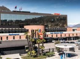 Despite the strong swiss franc the foxtown shops are still a bargain for swiss/german/ northern european/arabs. Die 10 Besten Hotels In Der Nahe Von Einkaufszentrum Foxtown Factory Stores In Mendrisio Schweiz