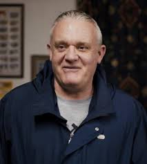 Michael Hett's Instagram, Twitter & Facebook