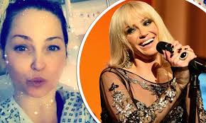 Sarah Harding Thanks Fans For Sending Song Wear It Like A Crown To Number One On Itunes Daily Mail Online