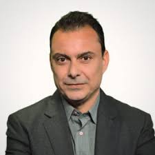 Σε ηλικία 18 ετών ξεκίνησε τις σπουδές του στο αντικείμενο της μαγειρικής σε σχολή της θεσσαλονίκης ενώ αργότερα πήγε στην ιταλία όπου έκανε. Giannhs Pittaras Skai