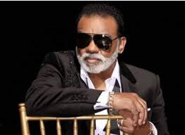 RON ISLEY & HIS WIFE KANDY JOHNSON...A 36 yr Age Gap Love Story🫶🫶. 84 yr  old Ronald Isley and his wife 48 yrs old Kandy Johnson celebrated their  20th wedding anniversary last