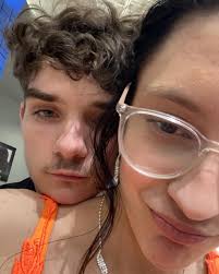 Darin Huston's Instagram, Twitter & Facebook