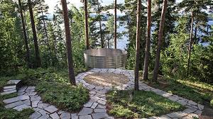 Direkt efter utöya anordnade vi som var ledare i ssu en manifestation för att hedra offren för terrordåden i oslo och utöya. A Moving Memorial Opens On The Island Of Utoya In Norway Architectural Digest