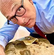 Roger Agan's Instagram, Twitter & Facebook