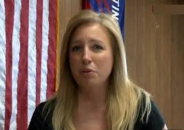 Lisa Oles's Instagram, Twitter & Facebook