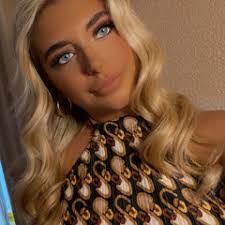 Megan Cunningham's Instagram, Twitter & Facebook