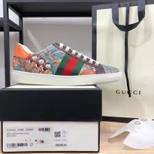 Wide variety of sandals, shoes and sneakers for all tastes. Disney X Gucci Donald Duck T Shirt Off White