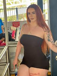 Black is my favorite : rRedheadsInBlack - Marcia Rodriguez