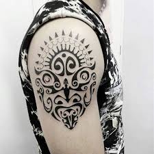 Los maoríes sin embargo utilizaban sus tatuajes para la batalla y así poder asustar a su enemigo. Maori Chest Tattoo Best Tattoo Ideas Gallery Tatuaje Maori Tatuaje Media Manga Hombre Tatuaje Maori Hombro