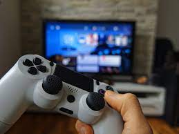 Ein spieletester ist eine person, die ein spiel zu testzwecken spielt und im anschluss beurteilt, zur verbesserung beiträgt oder einen artikel darüber schreibt. Spieletester Werden Und Geld Verdienen Nebenjobs De