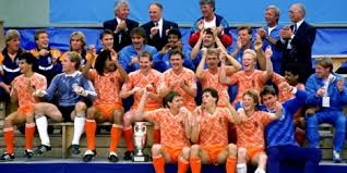 Bij de senioren heeft nederland drie sterke troeven team roy rogers dat vijfde werd op het ek twee jaar terug en vorig jaar zesde werd op de 'world. De Helden Van Het Ek 1988 25 Jaar Later Fcupdate Nl