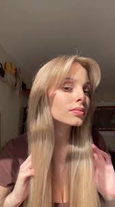 I’m loving this gift set by @amika & @sephora to create this stunning  blowout. #giftedbyamika Their 2-in-1 blow dryer/straightening brush cuts  time in half when getting ready. #amika