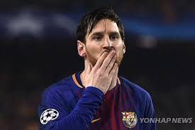 (서울=연합뉴스) 이영호 기자 = 리오넬 메시(바르셀로나)가 2021 남미축구선수권대회(코파 아메리카) 우승 트로피를 안고 찍은 사진이 '라이벌' 크리스티아누 호날두(유벤투스)를 제치고 인스타그램 역대 스포츠 사진 최대 '좋아요' 기록을 세웠다. 3ly2mphkvjmmum