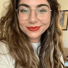 Vanessa Goss's Instagram, Twitter & Facebook