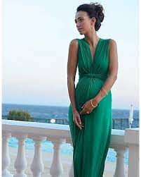 Caratterizzato da uno scollo a v, rouche sotto al seno e lungo i fianchi per sottolineare la silhouette. Vestiti Premaman Online Abiti Eleganti Per Donne Incinte