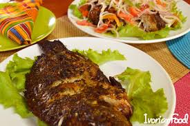 Poisson Braise Ivorian Food Poisson Braise Recette Africaine Poisson Recettes De Cuisine
