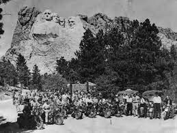 Use the links below to plan your visit to mount rushmore and the surrounding. Sturgis Motorcycle Rally History Executive Lodging