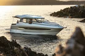 Le Nc 37 La Croisiere Familiale Avec Vue Sur Mer Bateau A Moteur Bateau Bateaux