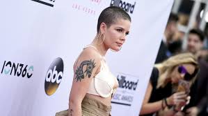 Yungblud, whose real name is dominic harrison, is an alternative rock musician today, but a few years before he appeared onstage with wild hair and makeup, he. Halsey Stellt Ihr Viertes Album Vor Planetradio De