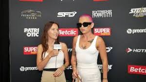 Marta linkiewicz odpowiedziała w jeszcze ostrzejszych słowach. Marta Linkiewicz Pokazuje Nowa Fryzure Na Fame Mma 7 Przerywa Wywiad I Ucieka Na Gre Youtube