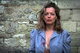 Op zondag gaat hij ze opzoeken, maar een groep duitsers heeft reeds hun intrek genomen in het kasteel. Test Le Vieux Fusil 4k Ultra Hd Blu Ray