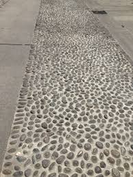 Calade En Galets Roules Milano Italy Terrasse Galets Allees Jardin Plancha Exterieur