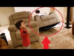 آسر طاح من الكنبة وسامر ما إنتبه له Youtube