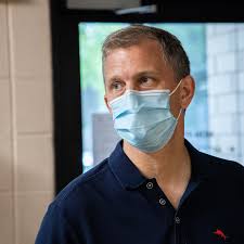 Column: Talking toenails, Nancy Pelosi, the People's Republic of Oak Park?  Who wins the Golden Moutza of August?