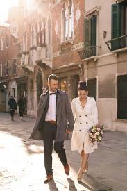 City Hall Wedding Dress Inspiration For Unique Brides Wedpics Blog City Hall Wedding Dress City Hall Wedding Casual Bride