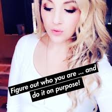 Paula Thomson (@paulathomson14)