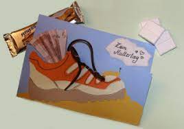 Schuh aus papier basteln vorlagen. Bastelanleitung Geldgeschenk Bergschuh Zum Muttertag Geldgeschenke Nic Bastelt
