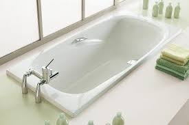 25 Petites Baignoires Et Baignoires Sabot Gain De Place Petite Baignoire Baignoire Sabot Baignoire