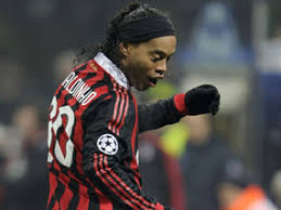 82:30 free kick awarded for a foul by gaucho ronaldinho on paul scholes. Manchester United V Ac Milan Ronaldinho Revival Gives Milan Hope Football Sport Express Co Uk