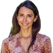 Holly Brookman's Instagram, Twitter & Facebook