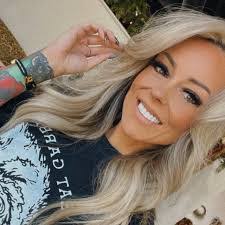 Donna Rector's Instagram, Twitter & Facebook