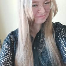 Elise Root's Instagram, Twitter & Facebook