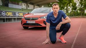 Coming into the last event of the men's decathlon in third place, niklas kaul placed first in the 1500m to win the overall event and take home gold for the g. Zehnkampf Weltmeister Niklas Kaul Opel Startet Kampagne Mit Dem Jungsten Konig Der Athleten Aller Zeiten