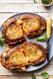 Sesame Butter Kimchi Grilled Cheese Recette Recettes De Cuisine Nourriture Et Plat