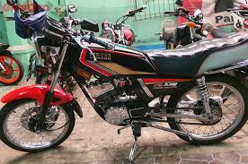 Absen dulu guys, kalian dari kota mana?@twostroke_inc merchandise ⏩ @rxkingclubmerch partner ⏩ @petir.oren ~ silahkan tag… Sekilas Mirip Ternyata Yamaha Rx King Cobra Dengan Master Punya Perbedaan Ini Penjelasannya Gridoto Com