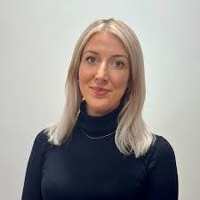 Tracy Rolfe's Instagram, Twitter & Facebook