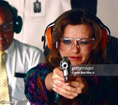 Suzanne Amos's Instagram, Twitter & Facebook