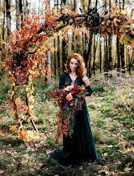 Wild Free Autumn Elopement Inspiration Green Wedding Shoes Wedding Inspiration Fall Green Wedding Dresses Wedding Themes Fall