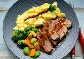 Schwabischer Wurstsalat Mit Kase Rezept Gulasch Rezept Einfach Lebensmittel Essen Rezepte